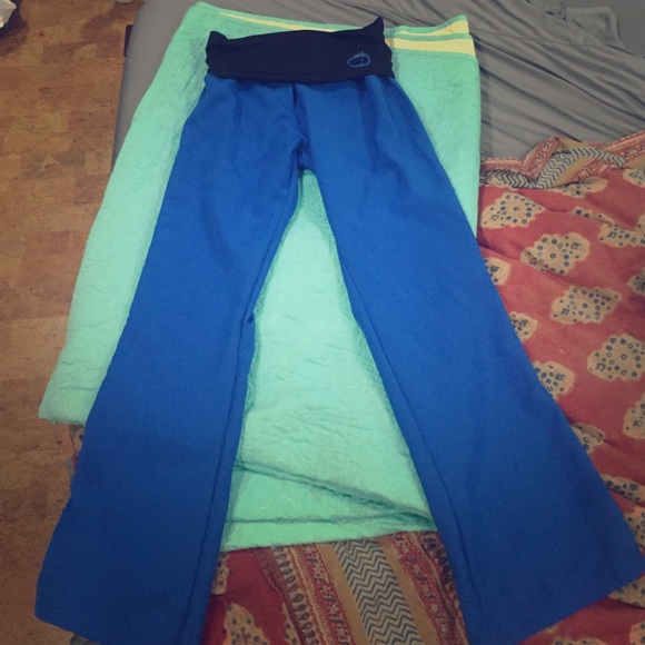 Scrub pant with yoga pant like top