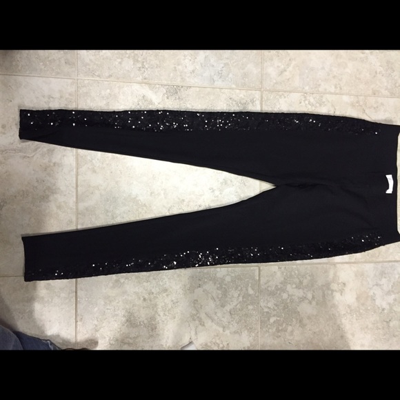 Cache legging with sequin sides