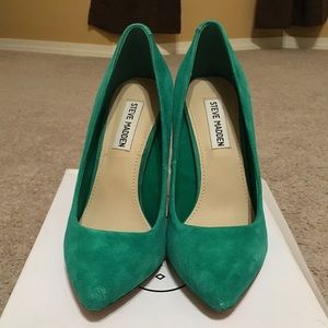 Steve Madden - Intrud Green Suede Pumps Size 7
