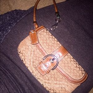 Coach wallet! Zipper on top and front pocket!