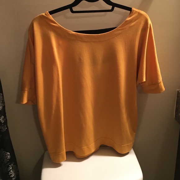 Open back shirt - Picture 2 of 2