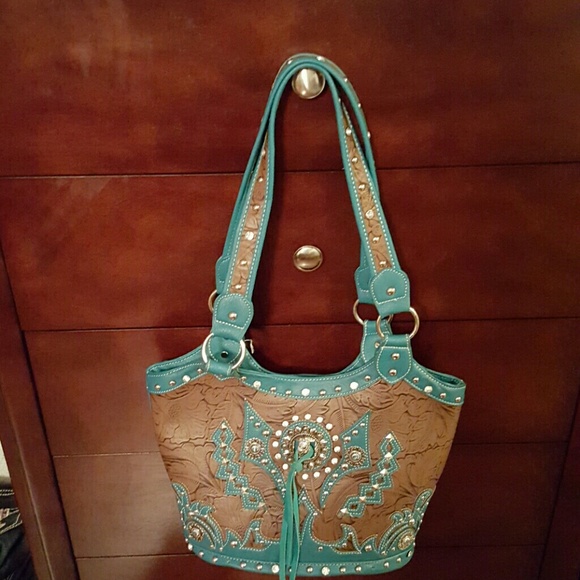 Large  shoulder bag new bought it dont like ut