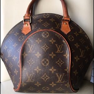 used Louis vitton  style: satchel
Material canvas