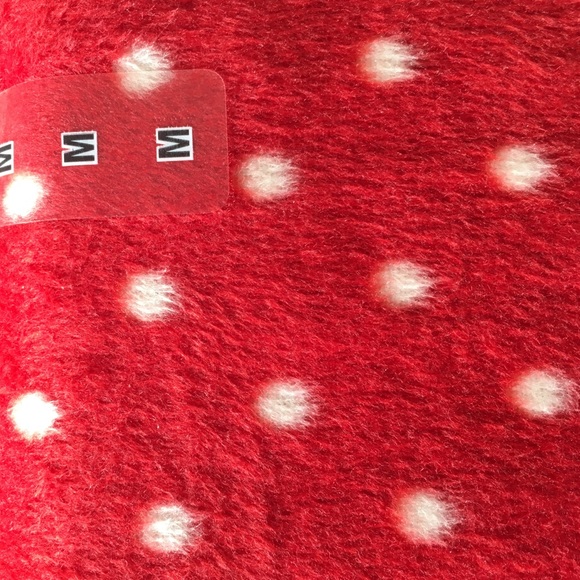 ❤️BNWT- Sleep shirt & cozy socks! 💤 - Picture 4 of 4