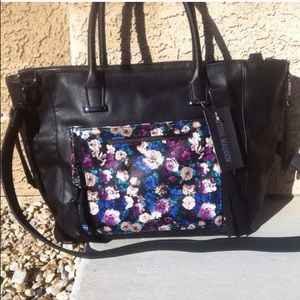 Black w/ purple and flowers Steve Madden  🔴hold