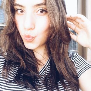 Meet your Posher, Caroline