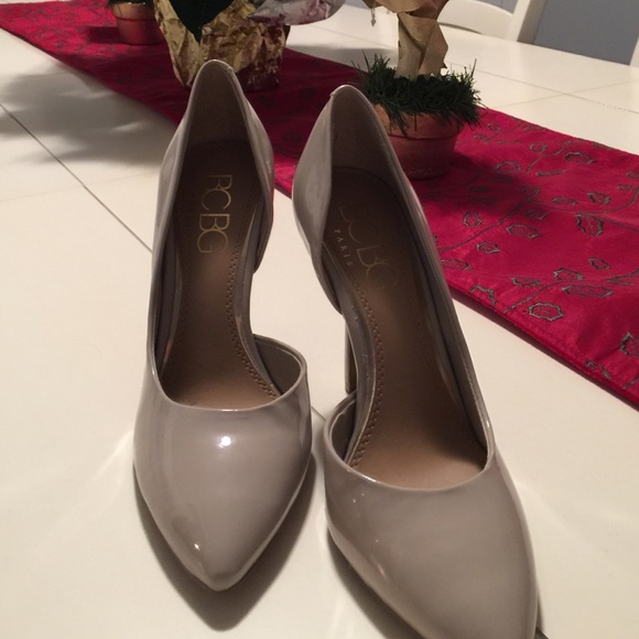 BCBG Taupe Patent Leather heels 7.5