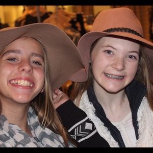 Meet your Posher, Ashley