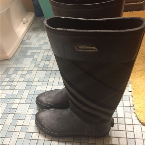 SOLD ON MERC - Picture 2 of 4