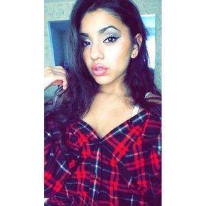 Meet your Posher, Daniela