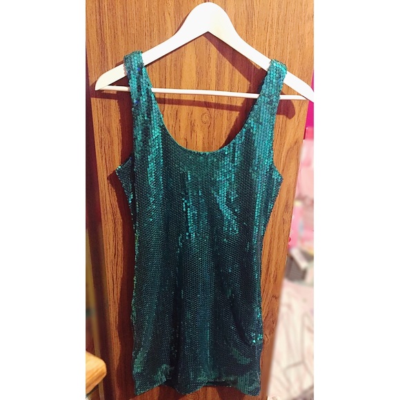 💚 Sparkly Dark Green Dress 💚