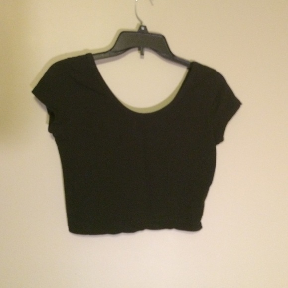 Black crop top - Picture 2 of 3