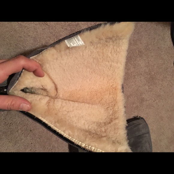 Uggs - Picture 4 of 4