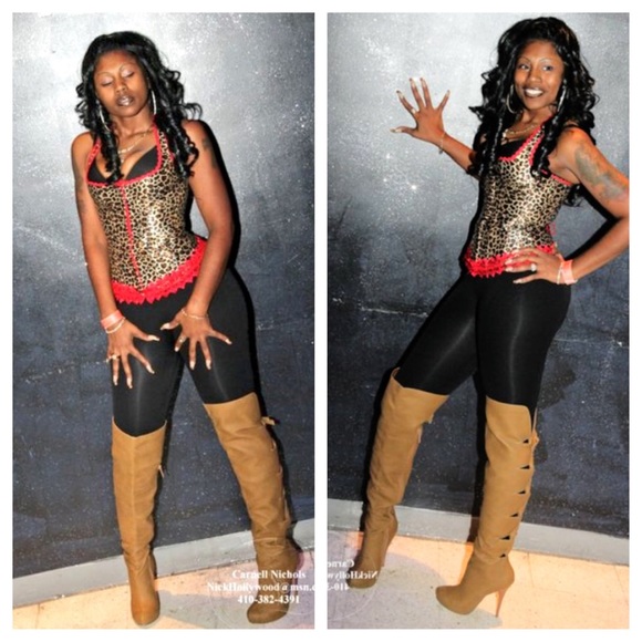 Meet Ur Posher 👠🎁👗👖👜💁🏽 Offers are accepted