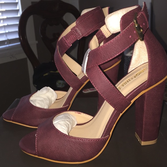 🎉🎉🎉Style Crush HP-8/7/16🔰NWT Britta Sexy Shoes - Picture 3 of 4