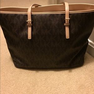 Michael Kors Tote bag- Looks new!!