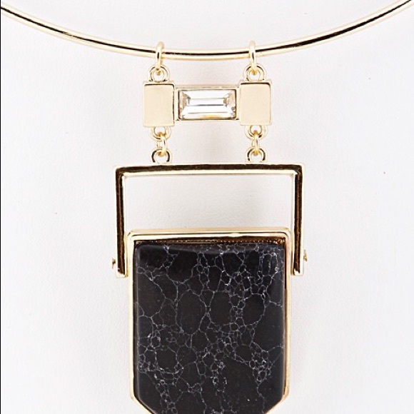 GOLD MARBLE CRYSTAL PENDANT NECKLACE EARRING SET - Picture 2 of 4