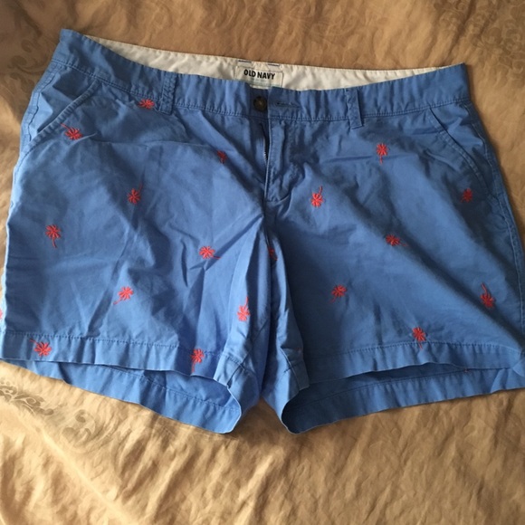 Old navy shorts - Picture 3 of 3