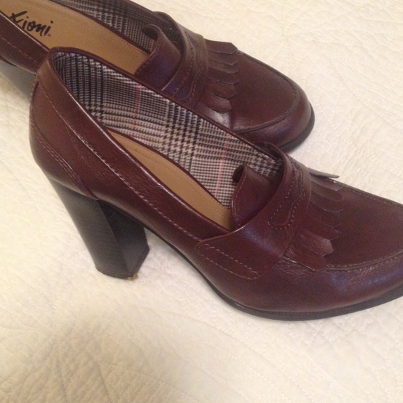 Brown slip on heels - Picture 2 of 2