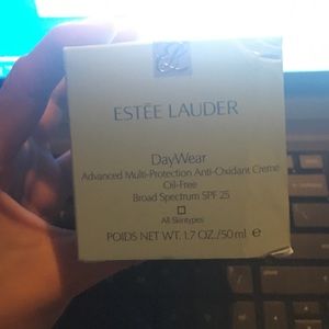 Estée Lauder Day wear
