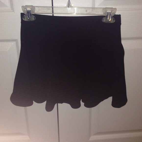 black skater skirt
