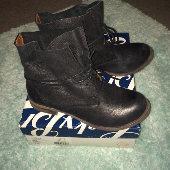 Lucky Brand- Size 8.5- Worn twice