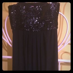 NWT. Strapless black party dress