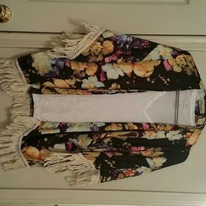 NWOT Floral Kimono cover