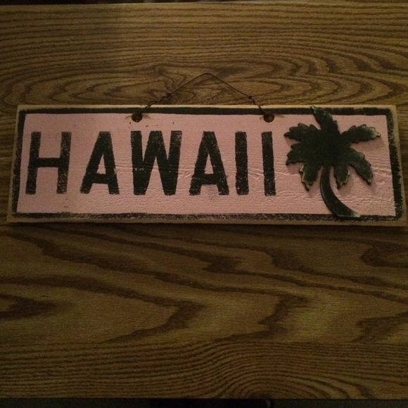 Brandy Melville "HAWAII" decor