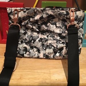 Lululemon Hip to be Free Bag