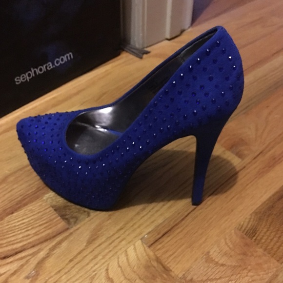 Blue Heels - Picture 2 of 3