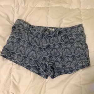 Denim shorts with designs