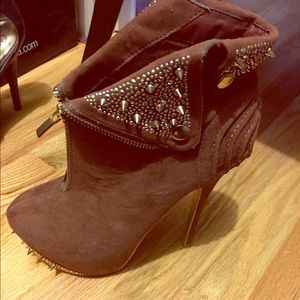 Ankle booties