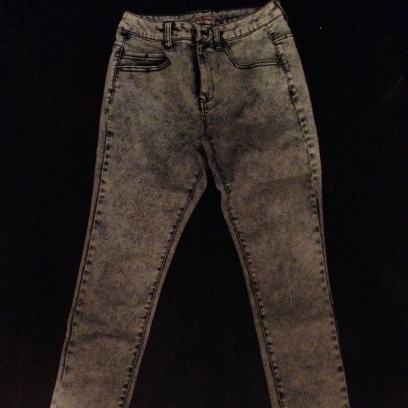 High waisted jeans