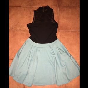 Very cute dress with a mint green skirt!