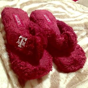 Aggies sandal slippers