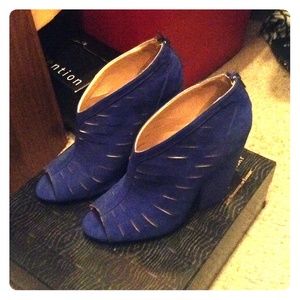 🔵Peep toe booties by Ashley Stewart