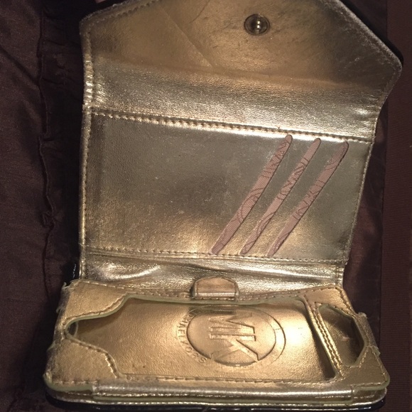 Michael Kors Iphone 4 Phone Wallet - Picture 2 of 4