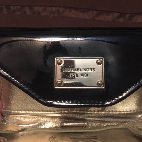 Michael Kors Iphone 4 Phone Wallet - Picture 3 of 4