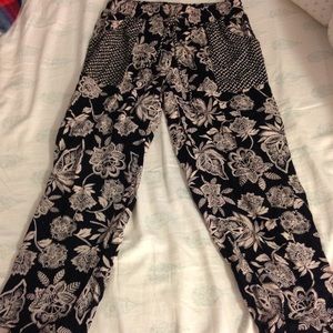 American Eagle flowy pants🌸