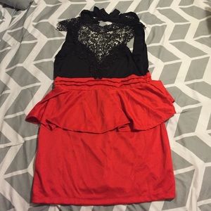 🚫Sold in Merc 🚫Sexy red/black peplum mini dress