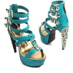Privileged turquoise heels sz 10