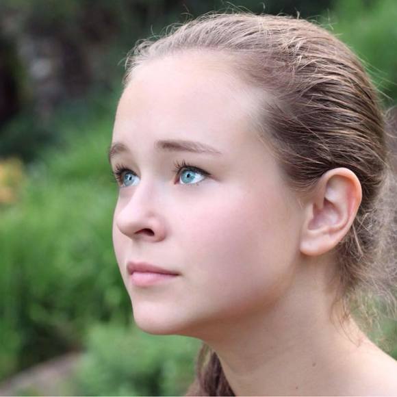 Meet your Posher, Eliza