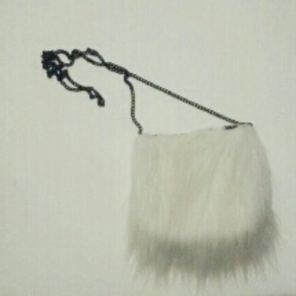 Snow bunny pygmee purse