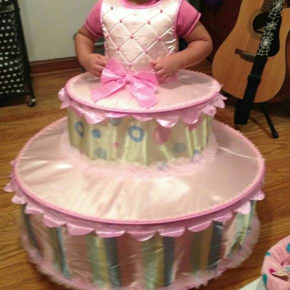 Girls giant cupcake costume