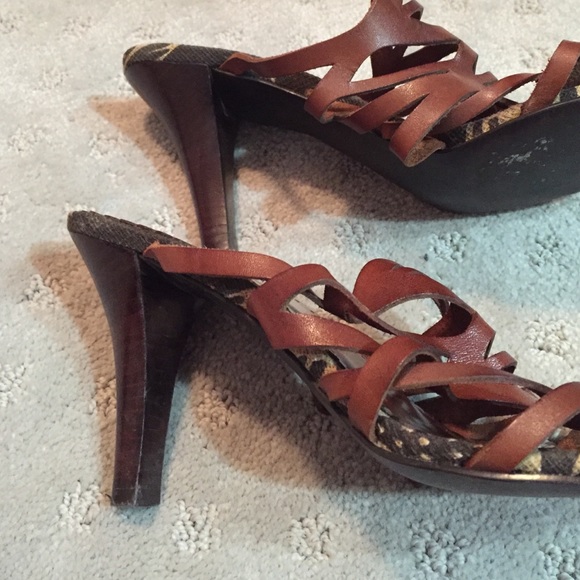 Brown leather strappy sandal - Picture 4 of 4