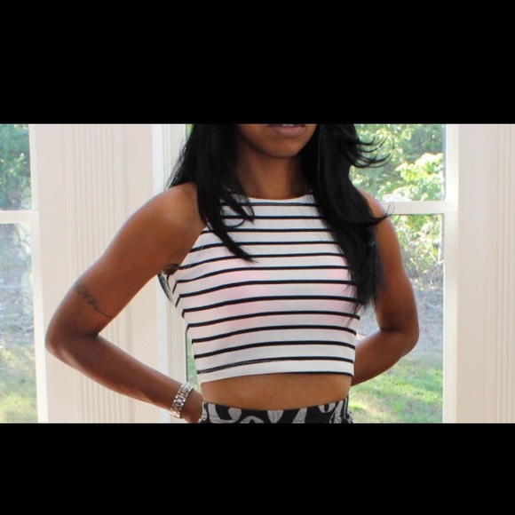 Cropped stripped tank ***more sizes available*** - Picture 1 of 2