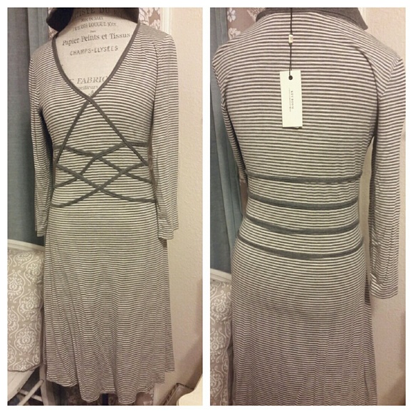Studio M pull-over gray and white dress
