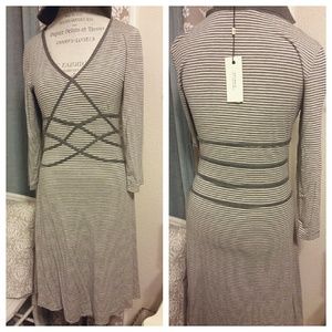 Studio M pull-over gray and white dress