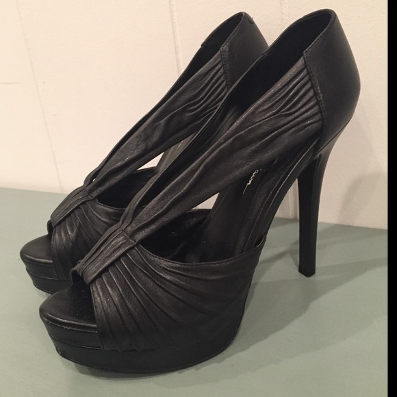 Jessica Simpson heels
